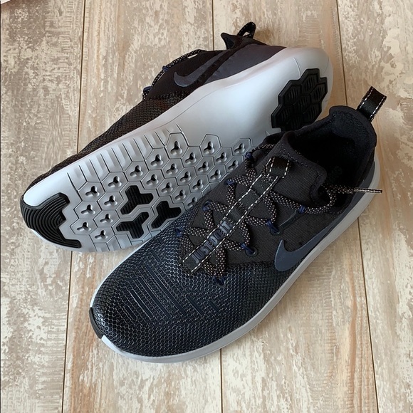 NWT Nike Free Trainers black metallic - Picture 8 of 8